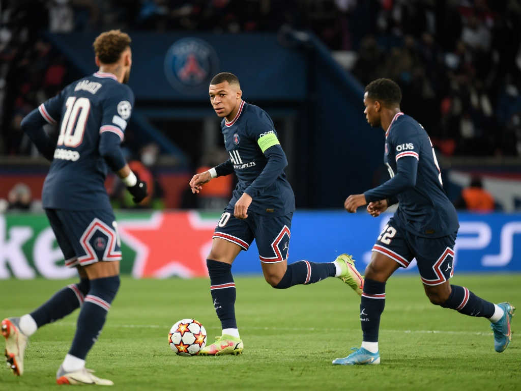 何在压力中 何在压力中